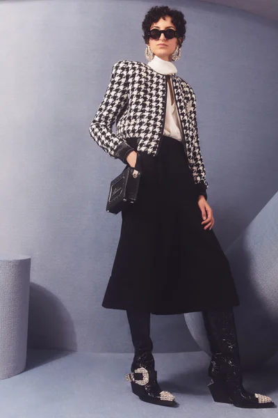 Look 60